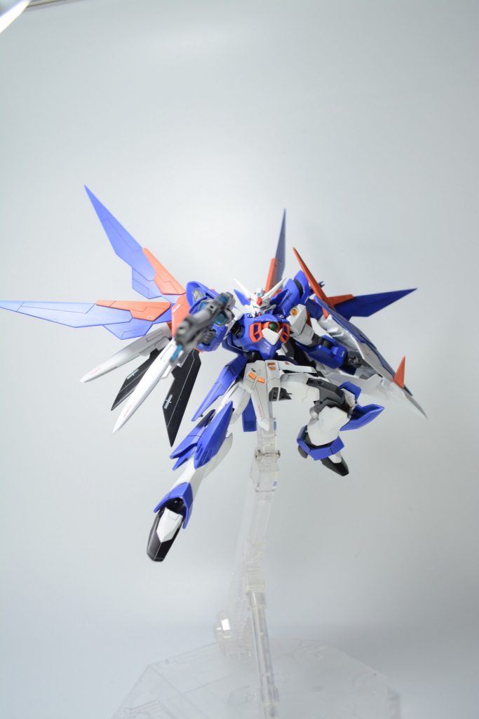 羽を追加したのでド派手に。白青オレンジの組み合わせが好きです。