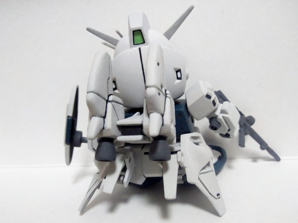 テールバインダーの接続部分のポリキャップにカバーを自作したのですが、全部組み上げるとほとんど見えなくなったのであまり意味はなかったですw