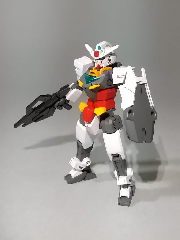 コアガンダム前面。
新水性ホビーカラーを初めて使いました。
白、モンザレッド、黄燈色はフラットベースを少し混ぜて、半艶っぽくしました。
グレーは軍艦色2、ビームライフルは黒鉄色をそのまま塗っています。
水ホビは子供の頃初めて発売された時に使って、それ以来敬遠していましたが、今回使ってみて問題なく感じました。
年をとってラッカーの臭いも辛く感じますので、今後はこちらも使っていきたいです。