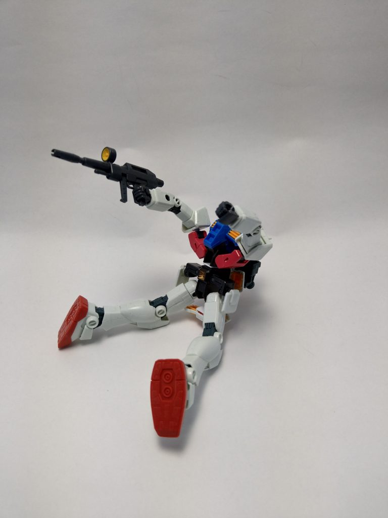 MA形態45°。側面背面も写真とったけど大して面白くもないものになったので、MA形態の写真はここまで。一応自爆も使える設定です。アムロなら必要ない気もするけどね。