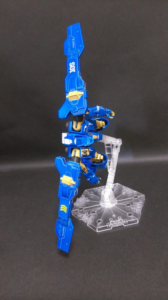 飛んでくるとこ。
オープニングでお馴染みやけど、オープニングは逆に右から左に飛んでくる。
本編ではこうやって左から右に飛んできてたんやけど、どっち派?笑
映画はどっちやったんやろ?