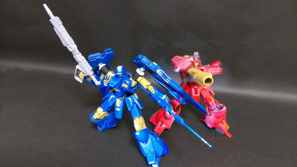 前作のガザDと。
因みに前作ガザDは旧ガンスタに投稿していた「トランザムガザD」
...あいかわらずの謎コンセプトですな。
なんか青と赤の左右で合体して超竜○とか名乗りそうな組み合わせになってしまった。笑