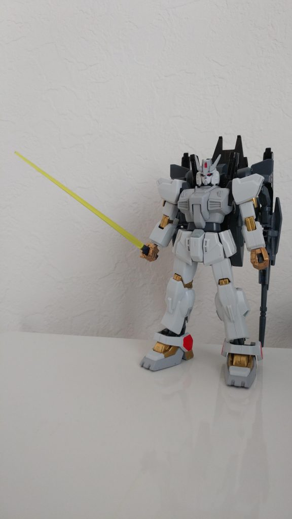 セイバー
ガンダムでいう所のビームサーベルにあたるもので、けっこう劇中のものに近いです。
こちらはGサイフォスで余るバウンサーのサーベル持ち手にレッドウォーリアのビームエフェクトを付けてます。