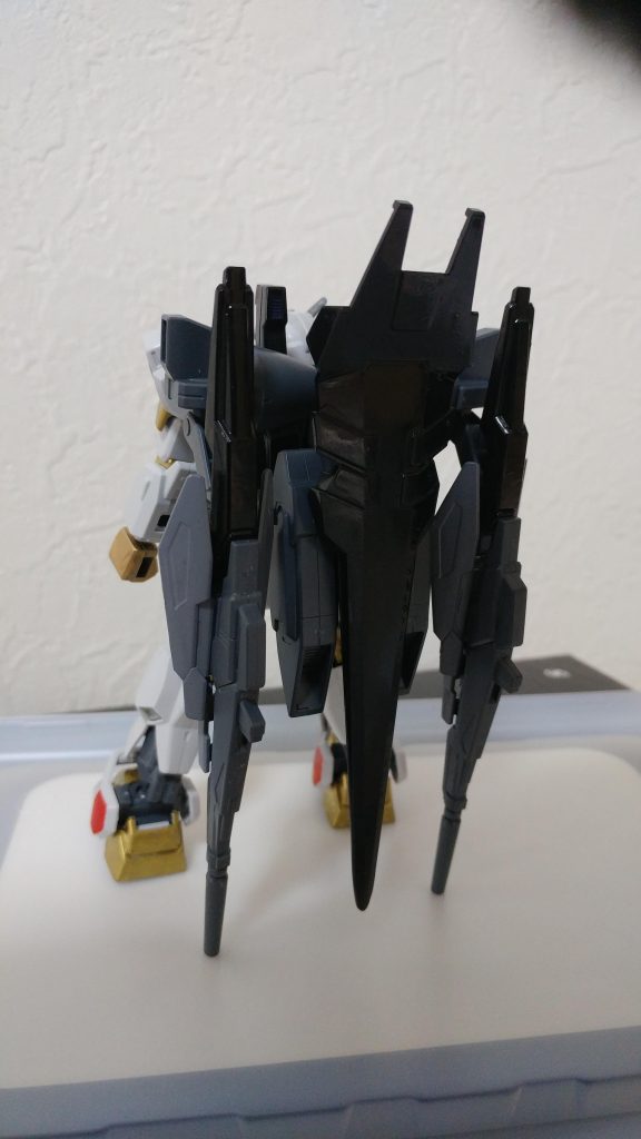 後ろ及びバックパック
真ん中にあるのは百万式で余るデルタガンダムのシールドで、ビルドブースターMk-Ⅱにピンバイスで接続してます。
さらにこれらを利用することで...