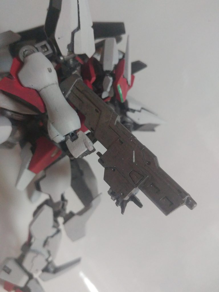 武装解説。
マシンガン。ユーゴー等が使用する物と同一装備。中距離戦を想定して装備する。