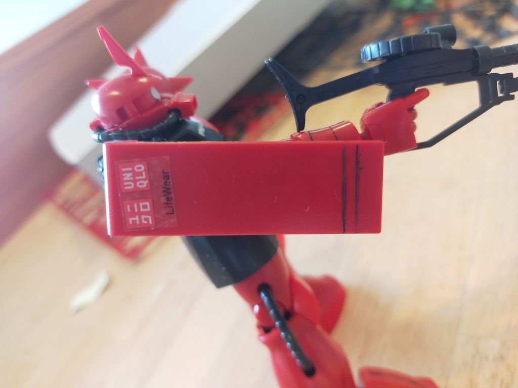 シールはミスりました。足にもスジボリしましたが人に見せられるようなものでは無いので自粛。