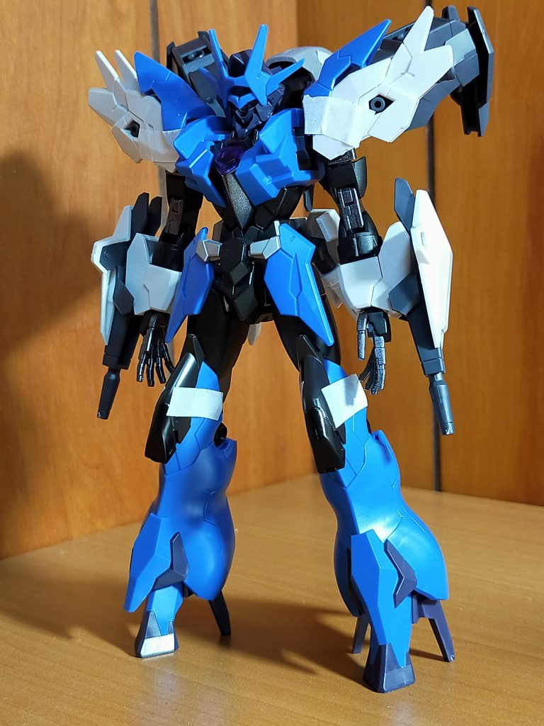 [工程]


仮組み(マスキングテープで固定中)
実物と姿が異なるのはただ単に面倒臭くなっただけです…笑