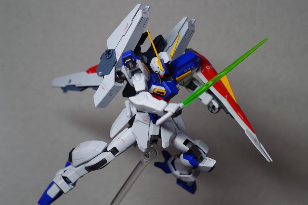 最近の長すぎるサーベルが嫌いなので、F91に付属してたグリーンのサーベルを使いまわしてます。
緑サーベルってめっちゃ主人公感ありません?