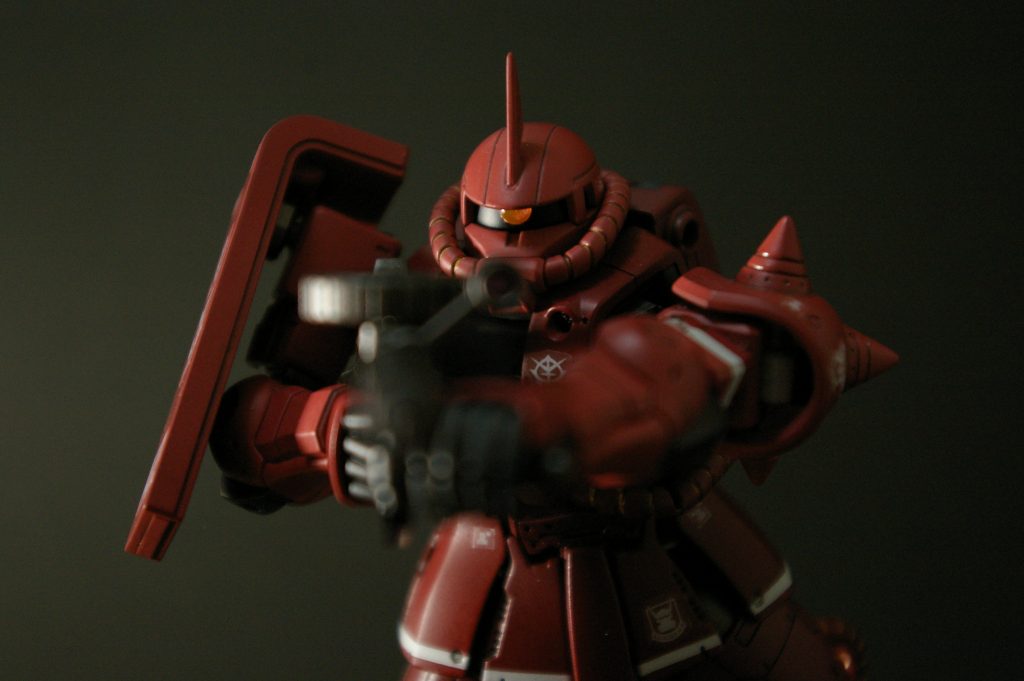 胸と肩の関節のお陰でフォアグリップも自然に掴めます。