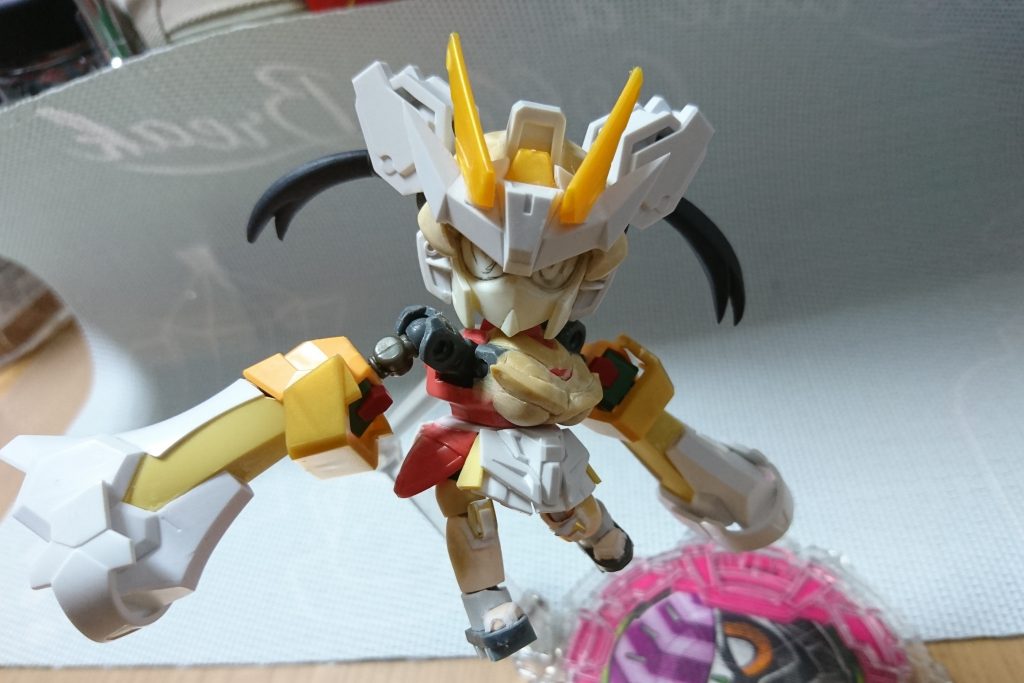 第二段階。自分のデザインと@siren3629さんにデザインしていただいたデザインを織り混ぜながら女の子ぽく製作していく…