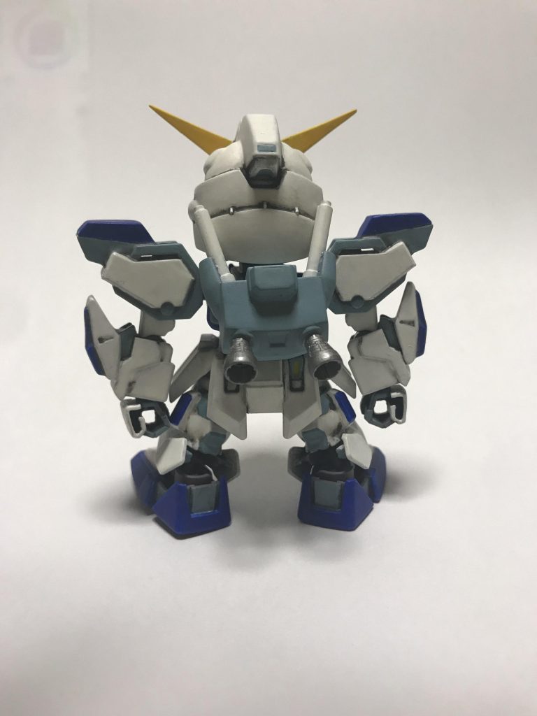 背面。バックパックは取り外してストライカーパックに差し替え可能