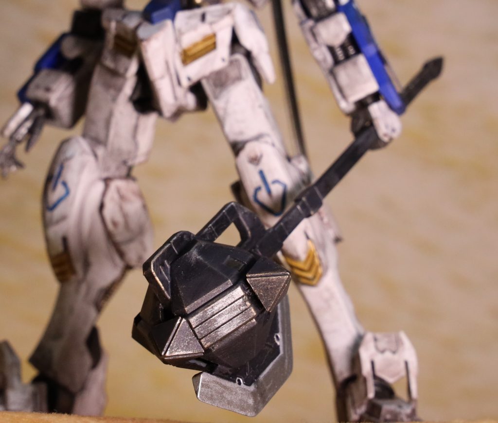 クワムカルはコトブキヤのアックスとハンマーをむりやり合成したものです。
まったく思いつきですがそれらしい武器になったかも。