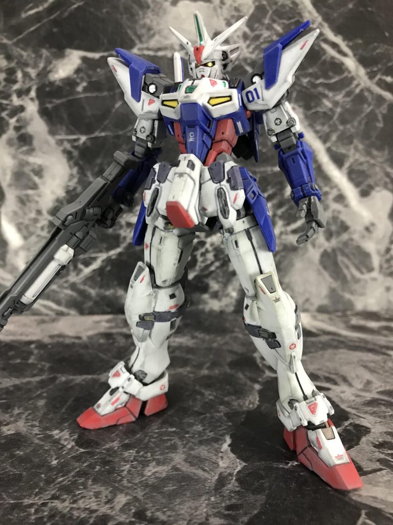 恥ずかしながら、G-UNITの漫画等は読んでおらずどんなストーリーなのかも分からないんですが、昔G-ジェネレーション(SDサイズ)のプラモデルで初めてその存在を知りました。
とてもヒロイックなデザインに惹かれ、そのあとG-UNITのコレクションシリーズ等を作ったりした思い出があります。
なので、プラモデルからのファンであります。