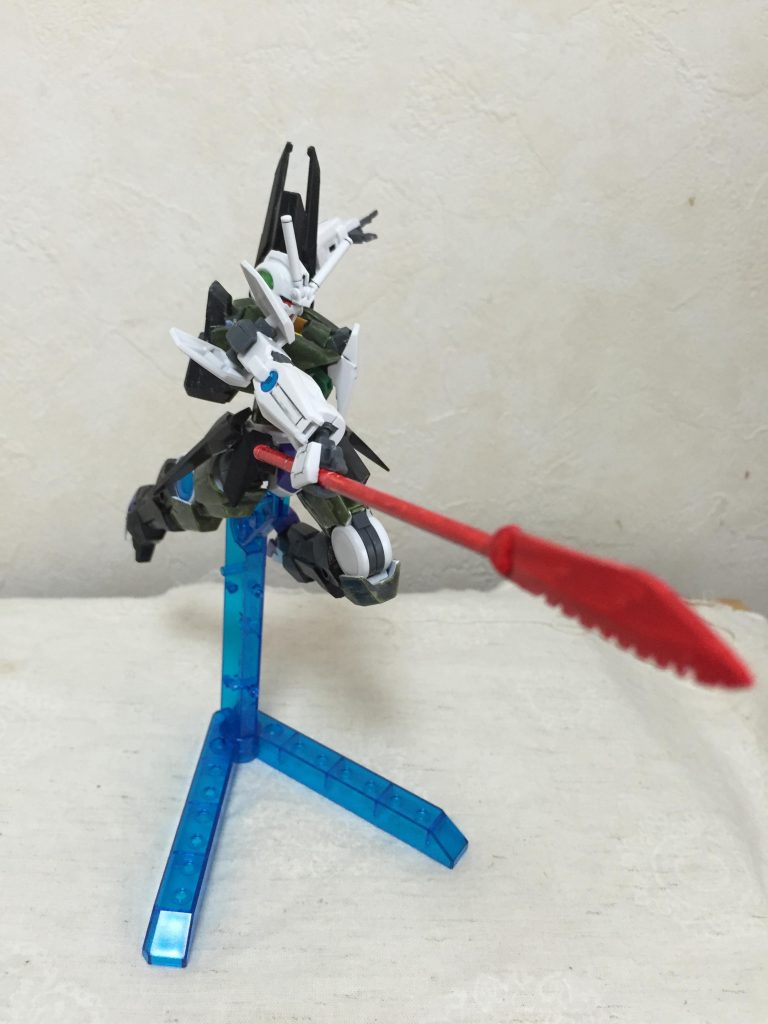 赤槍 ゲイ・ジャルグ
GN粒子をまとったその赤い刃先により、GNフィールドをガシガシ削って何でも貫くぞ!