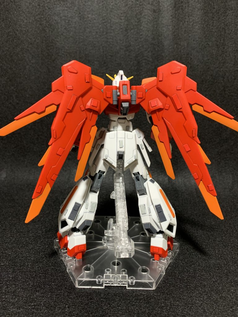 バックショットウイングもプラ板でディティールアップ、メカメカしさ大幅アップです。