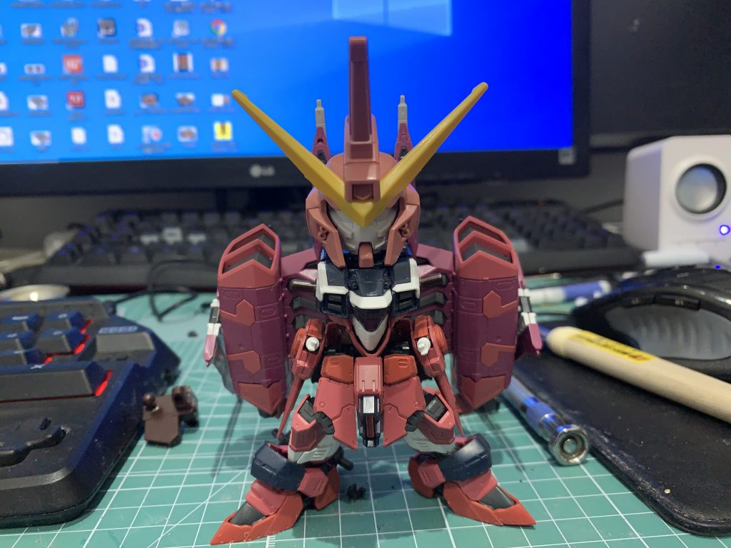 ざっくりとバランスをみる。
バックパックの短縮や加工は、構造が複雑すぎて短縮が難しそうだったため
それに合わせていつもよりもやや高身長なバランスに仕上げました。