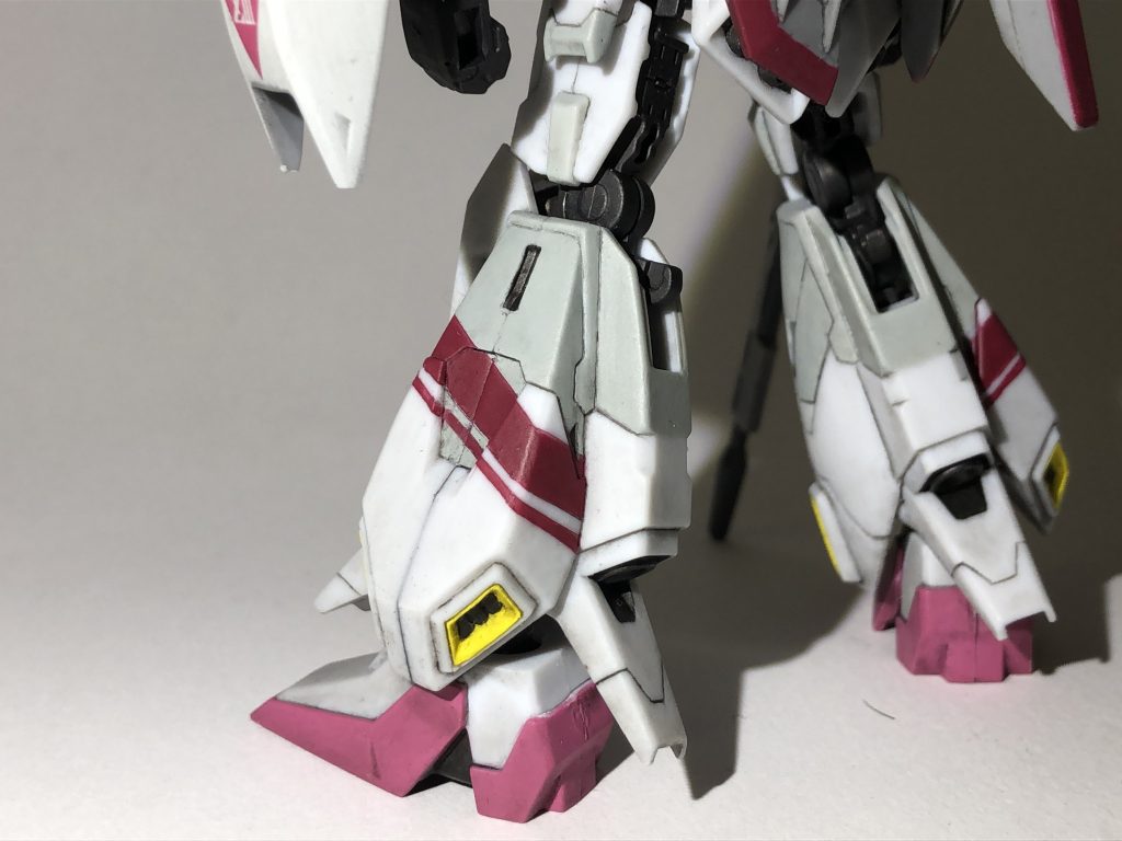 部分塗装だけで良くなりました！　赤のラインはクレープ紙マスキングテープを使っています。