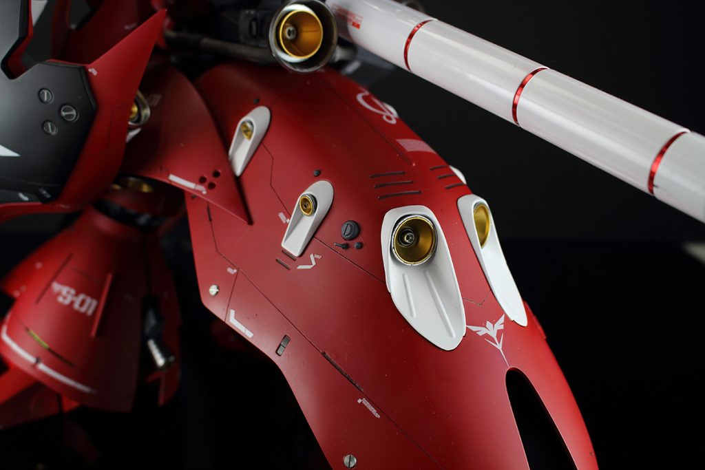 白色を差し色にしてアクセントをつけております。