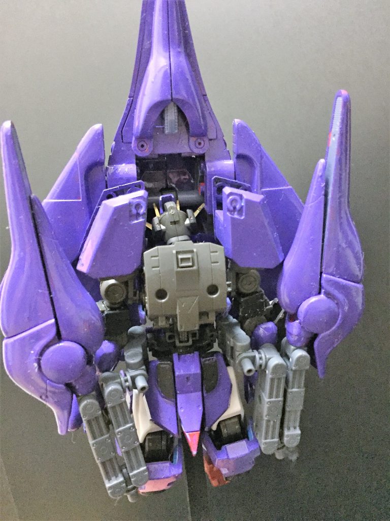 下から見てもほとんど人型部分は隠れるようになってます