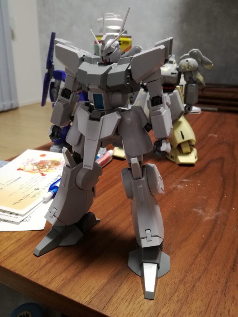 仮組状態。ガンダムヘッド気に入らねー!というところから本作品のコンセプトが決まりました笑