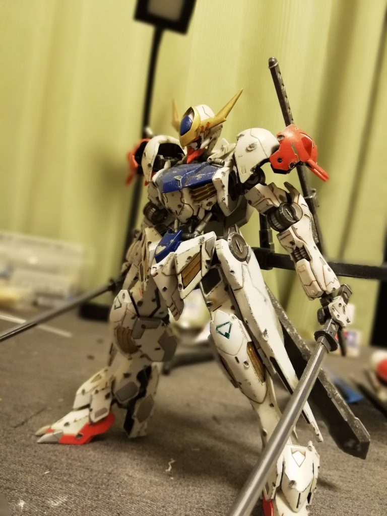 柄の部分だけの部品もあるため、使えば計5本装備に見せれます