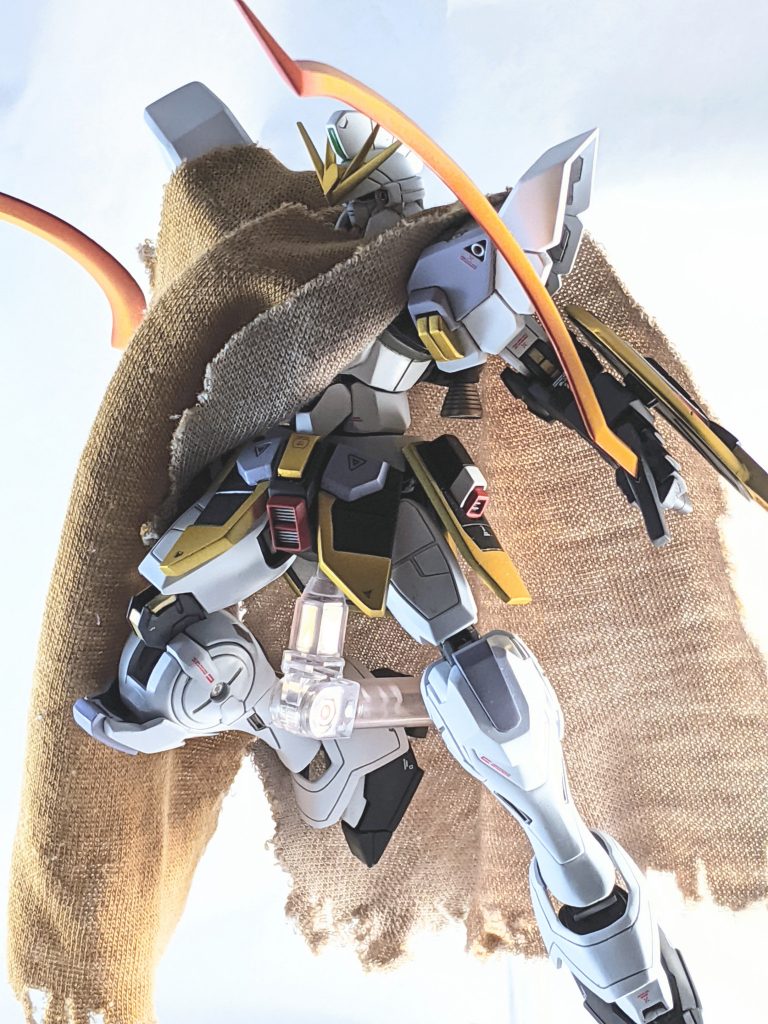 塗装してポーズをつけるとこんな感じに。