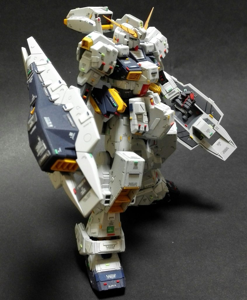 ここでシールド･ブースターを1枚追加してヘイズル改(強襲形態)へ。シールド･ブースターのボリュームを実感します。