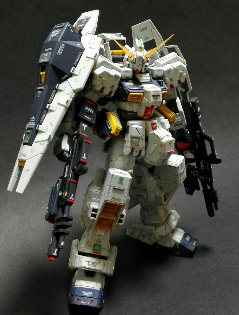 シールド･ブースターの位置を戻して良く見る姿へ･･･かなりの怒り肩ですね(笑)。