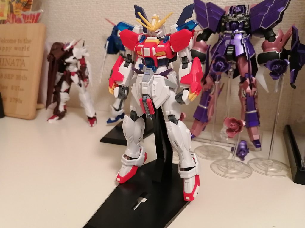 主にプラを切り貼り、、、
アメイジングストライクフリーダムと他もろもろパーツを組み合わせ