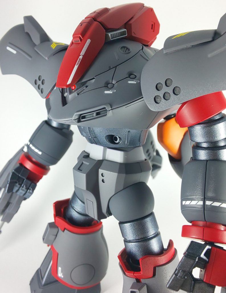 近影。HGハイゴッグとHGゾゴックのミキシングです。一部すじ彫りと、メインカメラに電飾をして光るようにしています。