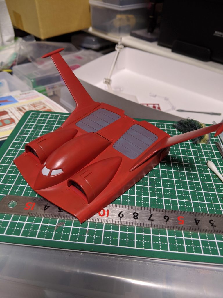 筆で基本塗装。
メインカラーの指定色はあずき色でしたが、手持ちに無かったのでMSサザビーレッドです。