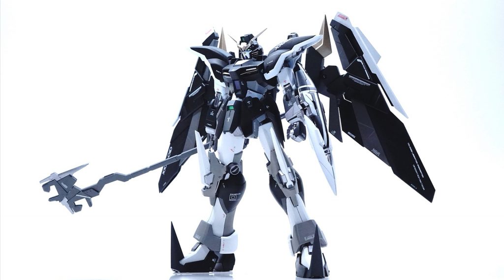 羽を開いて。大分黒とかグレーで塗り分けしましたが、あまりヘルっぽくならないように気をつけました。
ビームシザーズだけはもらいもののパーツでツインにしちゃいました。