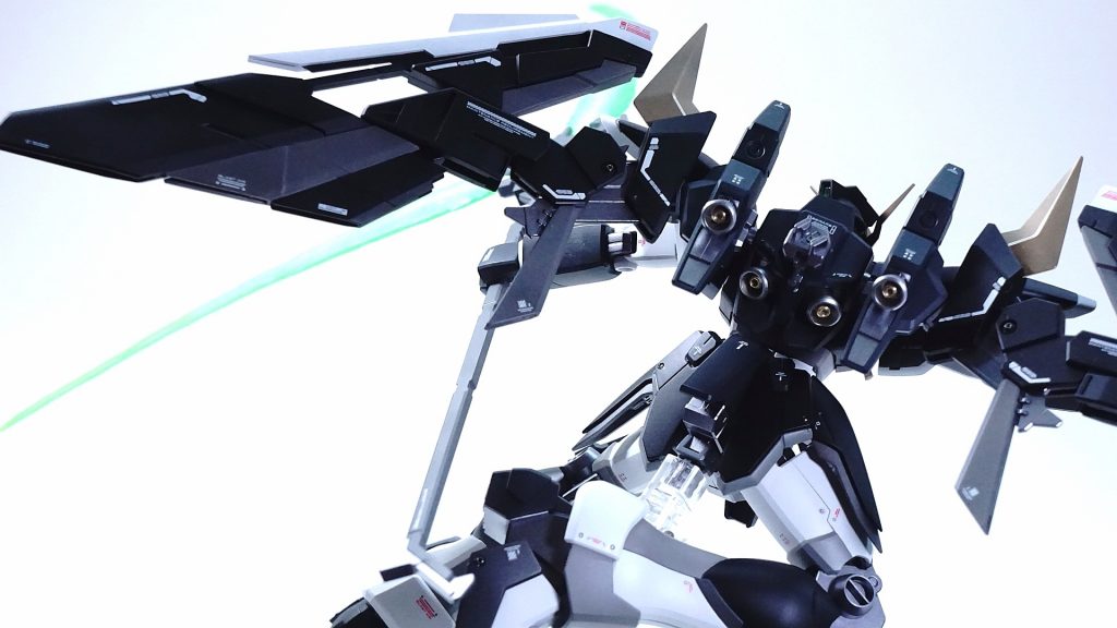 いつものようにメタルビーズとメタルボールを入れてます。