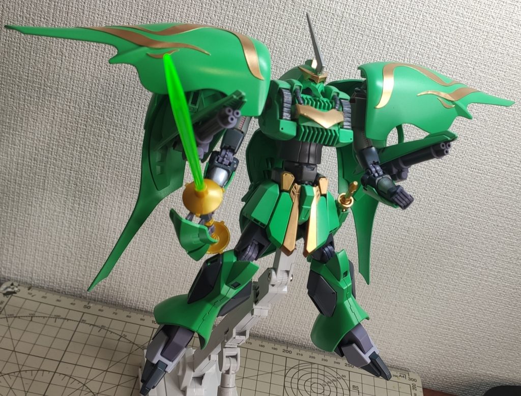 武器が少なく感じたのでＲ・ギャキャから持ってきたガトリングガン