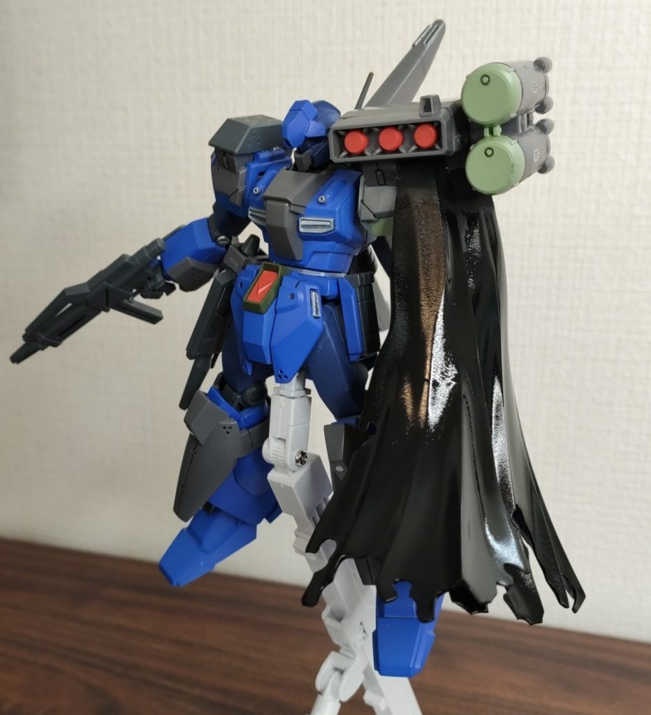 A.B.Cマントを装備させてます。
彼らしくクールな仕上がりになる上、
シールドの替わりにもなると思い持たせました。