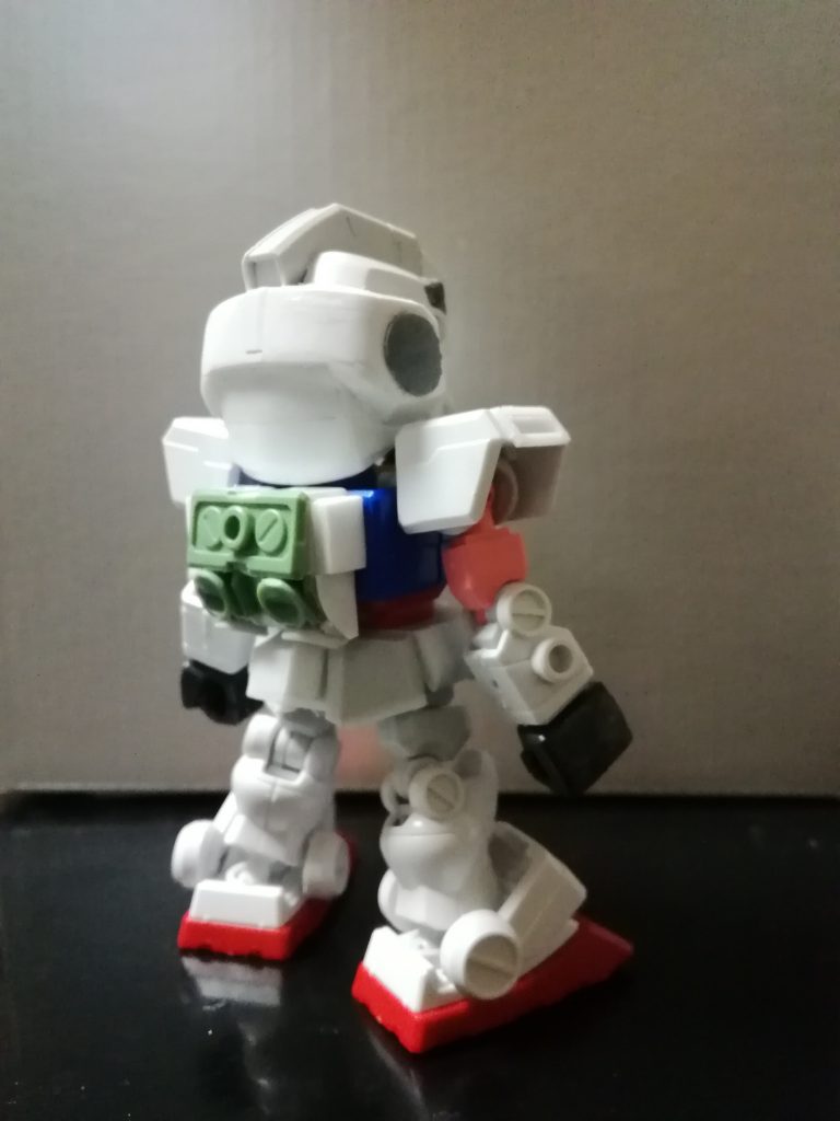 バックパックは、シルエットブースターのジム用をニコイチにして作りました。