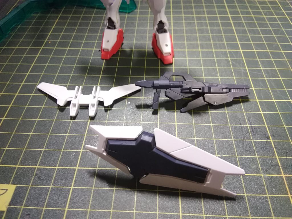 武装は、こちら(武装名は、仮です)
・ビームライフル
・シールド
・ソードビット