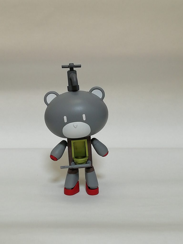 頭部オブジェはネオジム磁石により接続しており、蛇口パーツに交換できます。
蛇口はプラパイプで製作し、ひねる部分はプラ板、曲がりの部分はランナーの曲がり部分にプラパイプを差し込んでSSPで整形しました。