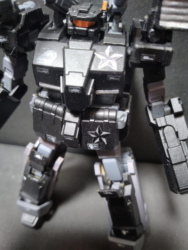 星型マーク。百均で星型のシールを買って自分で色を塗りました。