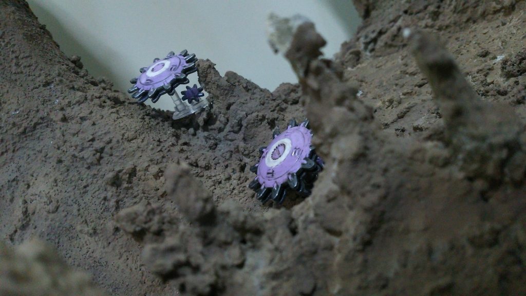 (再)無人兵器バグ–4枚目/制作者：中村シュウスイ