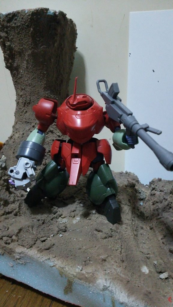 当時、コトブキのパンチを付けていましたが新しく手のパーツが発売する事がわかり中断