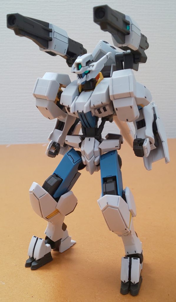 武器のショートバレルキャノン。
このぐらいの長さが丁度良いですね。
流星号ってちょっと長くないですか?