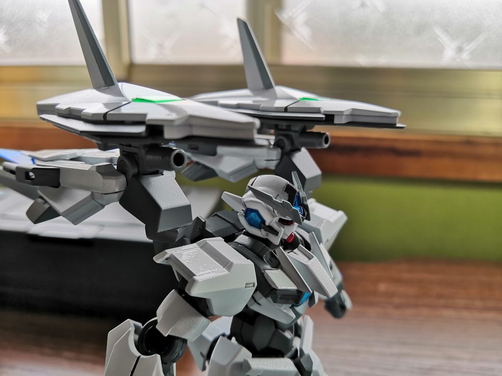 GNビームキャノン×2
マルチシールドバインダーに搭載されている。太陽炉からの回路直結により、高出力ビームを放つことも可能。