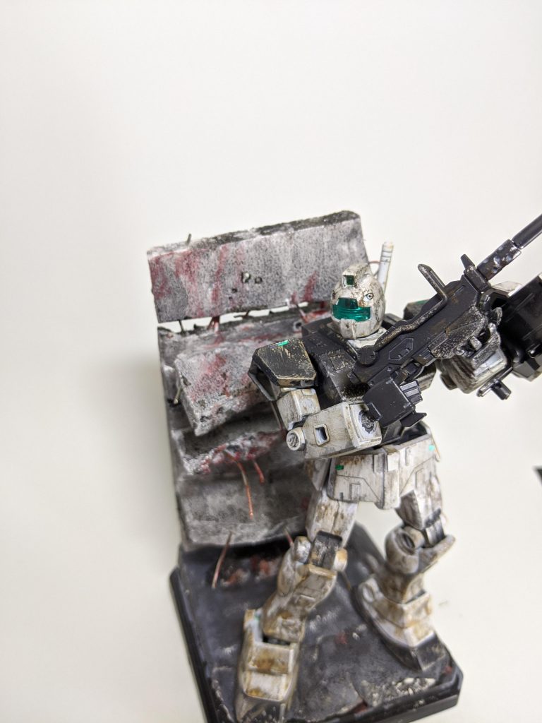 ジオラマの蓋を取れば、思うがままにポーズを決めるのが楽しいですね。