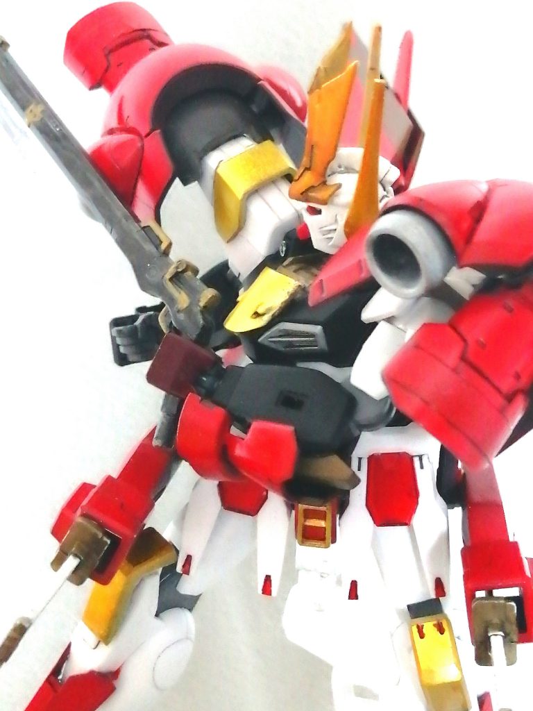 どのアングルでもマッシブさとスタイリッシュさが出るように、装甲を配置したつもりです。……剣を構えさせるよりも種子島を持たせた方が絵になるなぁ……。