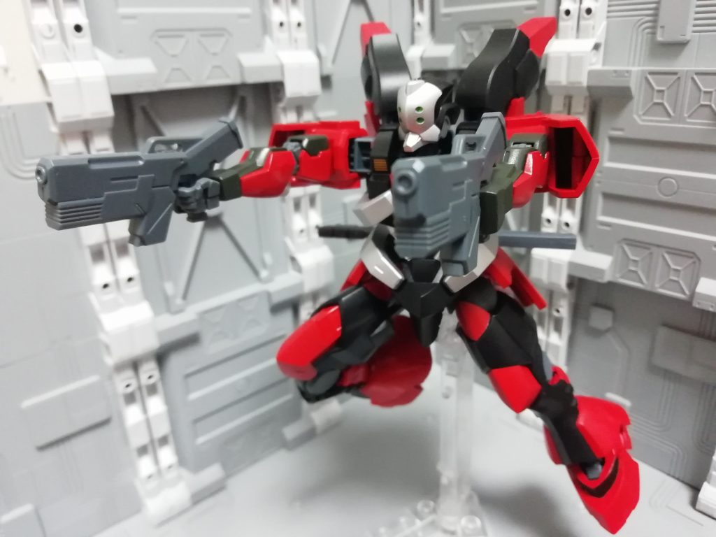 ハンドガン×2。手数を増やすため二丁装備