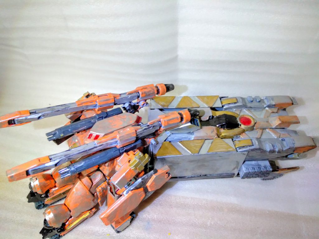 単に変形するだけでは物足りないと思ったので、謎のコンテナも作りました。
このコンテナ名は、追加型先述装備「焼滅」!