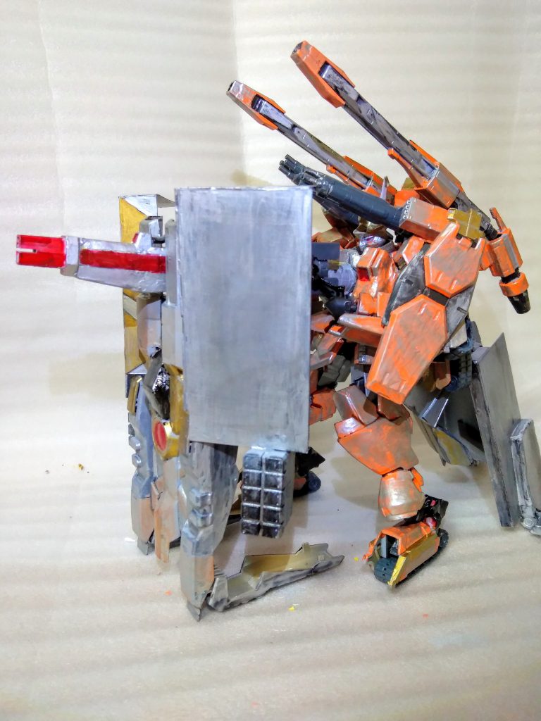 そしてこのコンテナこそが、アピール画にもあるような砲台に変形します!!!!
デカいブラスターが火を噴く!!!!!