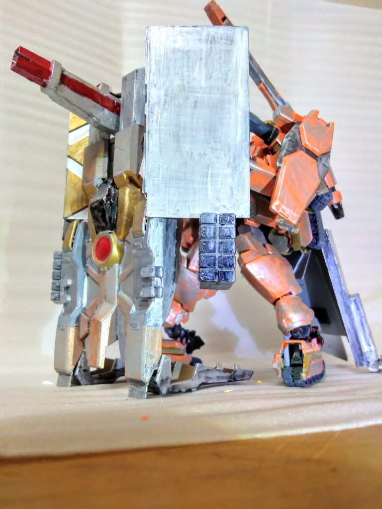 おまけのアオリ
盾がデカくて本体が隠れる・・・!!