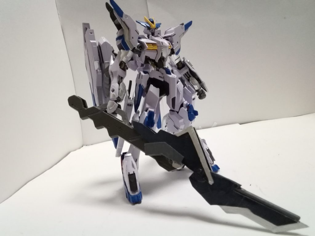 ただの突撃用装備だけなのは面白くないと思ったので持てるようにしました